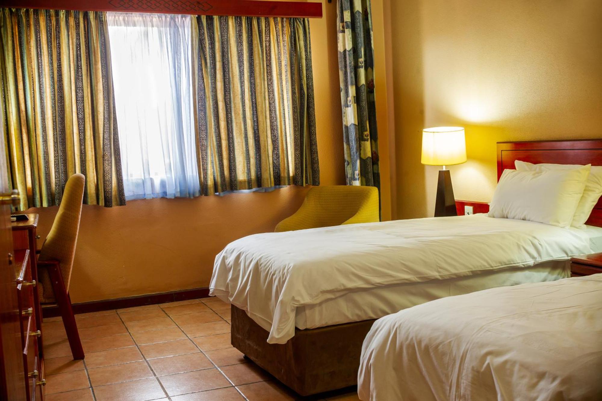 M'Kango Golfview Hotel Lusaka Exterior photo