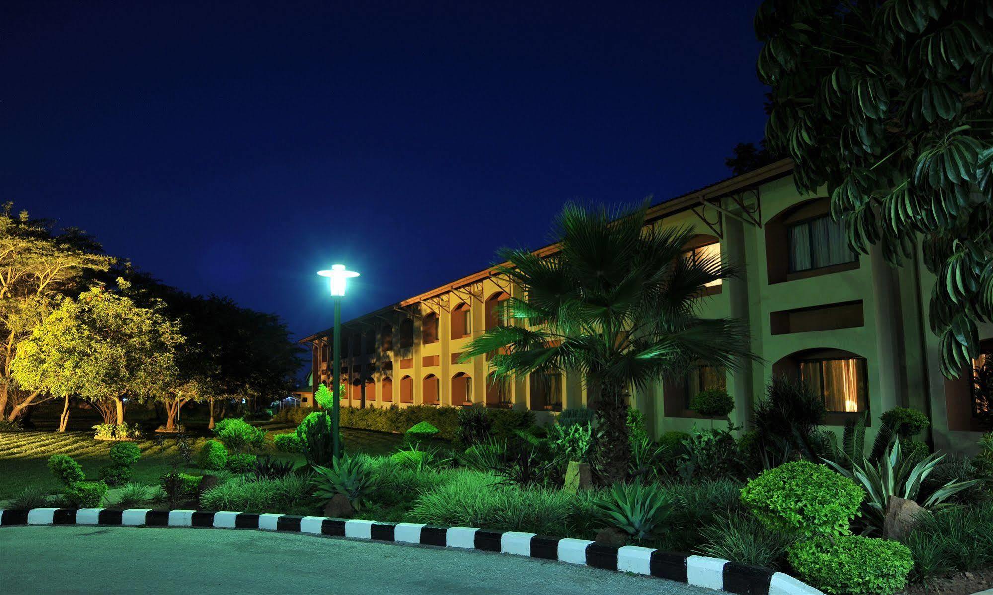 M'Kango Golfview Hotel Lusaka Exterior photo