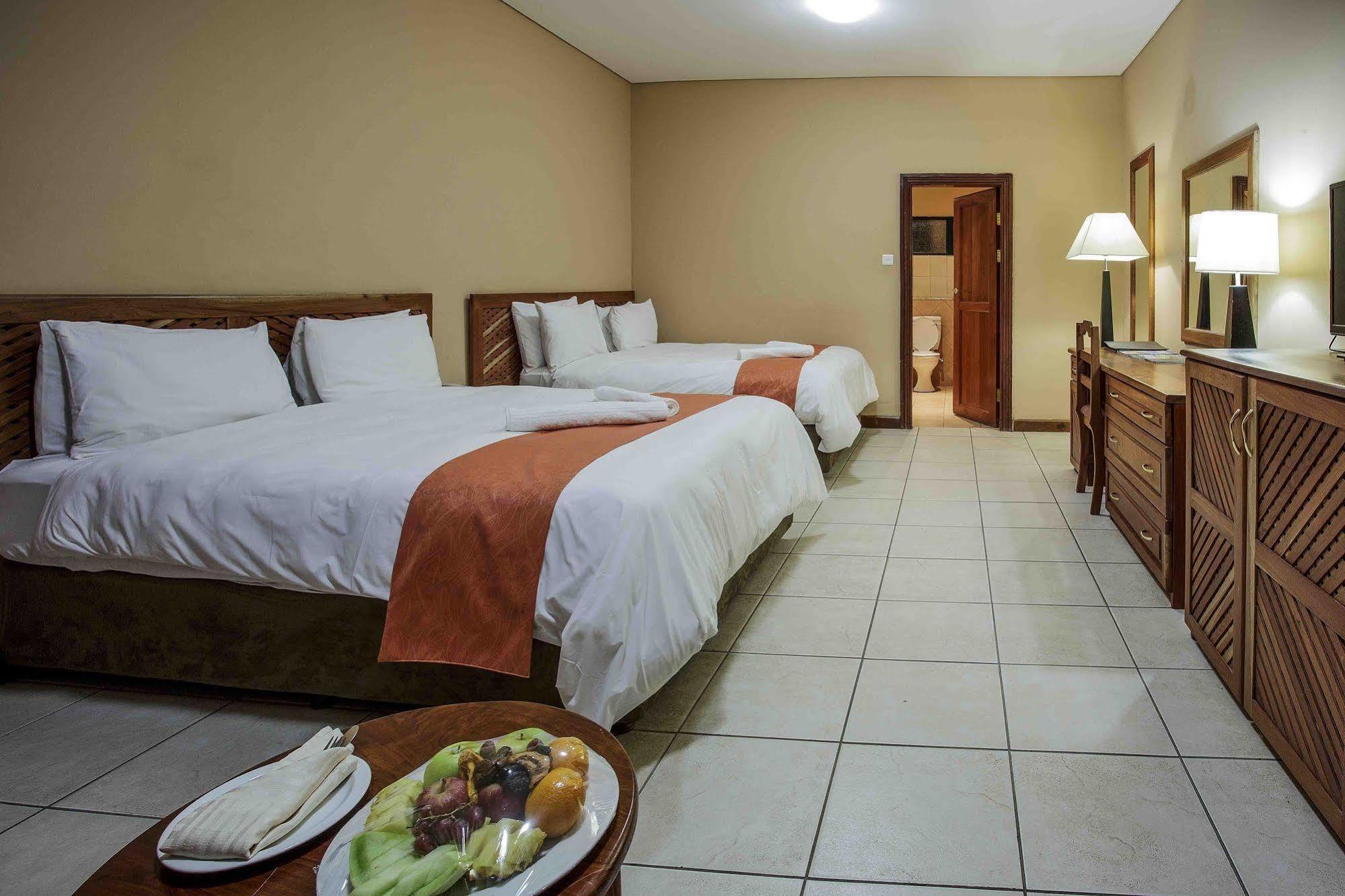 M'Kango Golfview Hotel Lusaka Exterior photo