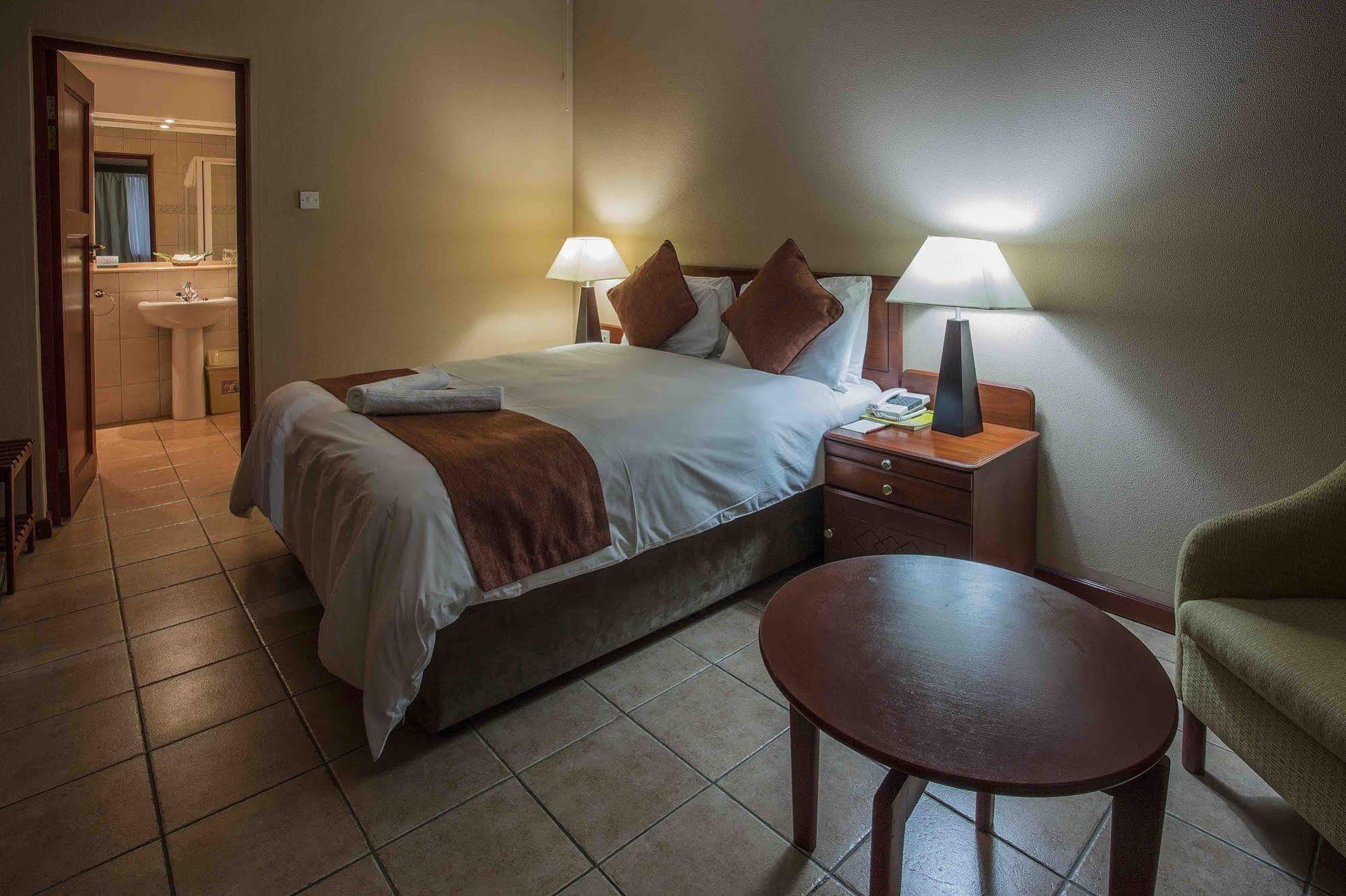 M'Kango Golfview Hotel Lusaka Exterior photo
